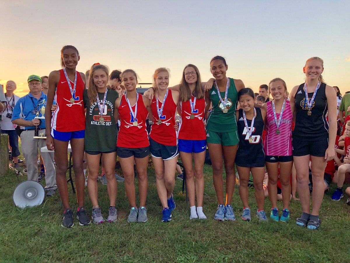 FDHS_XCountry's tweet photo. Girls had an AWESOME showing at Fayette County Champs this year! 3rd place with a lot of awesome races!! Gracie- 3rd, Jillian-7th, a huge run for Naomi-16th and Camryn-22nd sneaking into the top 25! https://t.co/CgitpehGHg
