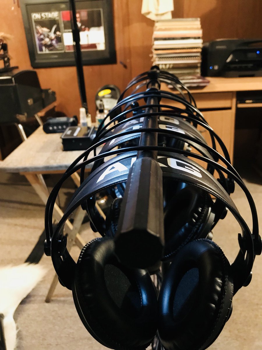 StevePageot's tweet photo. Let me take you onto a sonic voyage with these K240MkII headphones by @akgaudio @HARMAN_Pro #Branding #StevePageot #Partnership #HarmanAmbassador #Excellence #SecuringTheBags https://t.co/OaF0kgzHsa https://t.co/fx6NLIBQRy