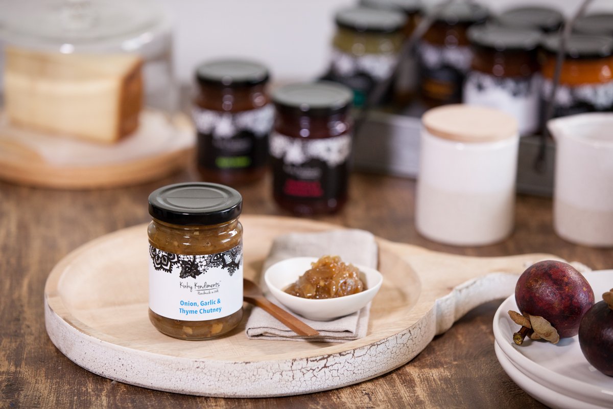 DinnerTwist's tweet photo. We are SO passionate about supporting local, artisan, no nasties businesses! So EXPRESS box lovers you would have noticed a delicious little jar of onion, garlic and thyme chutney from our local friends at @kinkykondiments  in your box this week! #hellolover https://t.co/REXJ9hHDpn