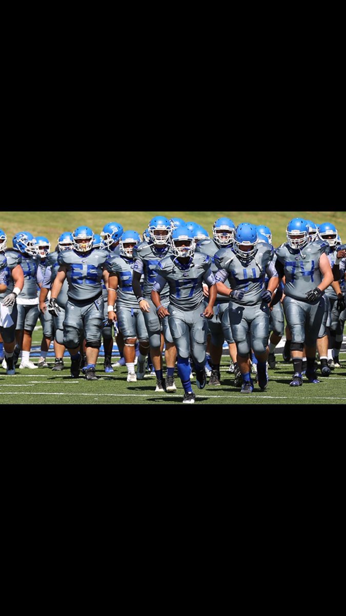 samnich36538656's tweet photo. Blessed to receive my first offer from Culver Stockton College.                               #RestoreTheRoar @radioguyaz99 @AZHSFB @azc_obert @jason247scout @gridironarizona @thatcher_sports @Sports360AZ https://t.co/KtCa7k5dj2