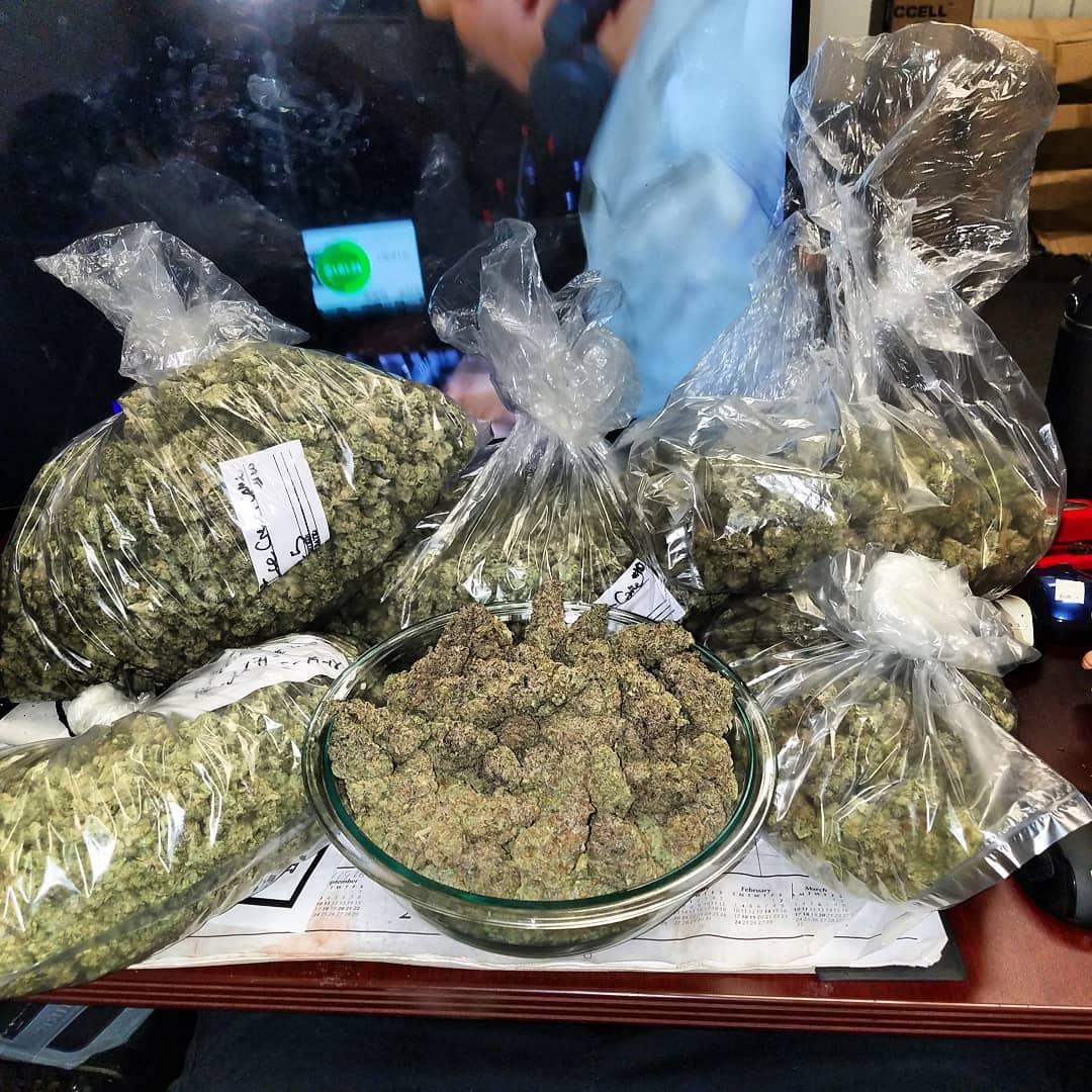 available for shipping world wide..... paypal acceptable too #KushalManda #KushalArmy  #kushboys #WEEDSTOCKS #weedisLegal #marijuana #marijuananews  #MarijuanaStockTraders #Cannabis #CannabisCommunity #cannabisstocks #cannabisculture