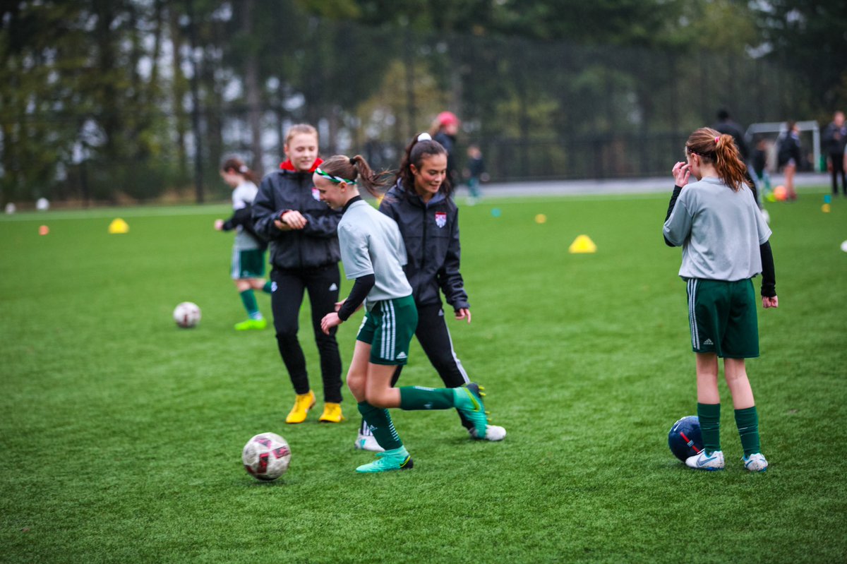 cfc_G08Green's tweet image. THANK YOU @mtsigirlssoccer mountsigirlssoccer for training with us last night! It was a blast!! ⚽️⚽️⚽️#wearecascade #mtsigirlsvarsitysoccer
