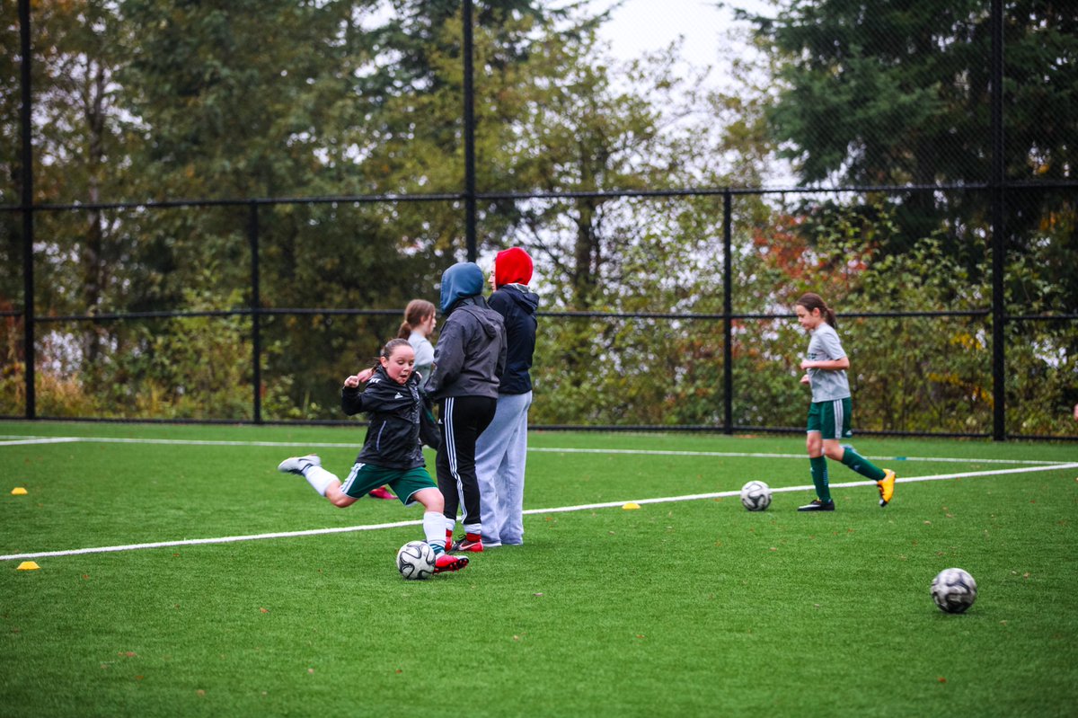 cfc_G08Green's tweet image. THANK YOU @mtsigirlssoccer mountsigirlssoccer for training with us last night! It was a blast!! ⚽️⚽️⚽️#wearecascade #mtsigirlsvarsitysoccer