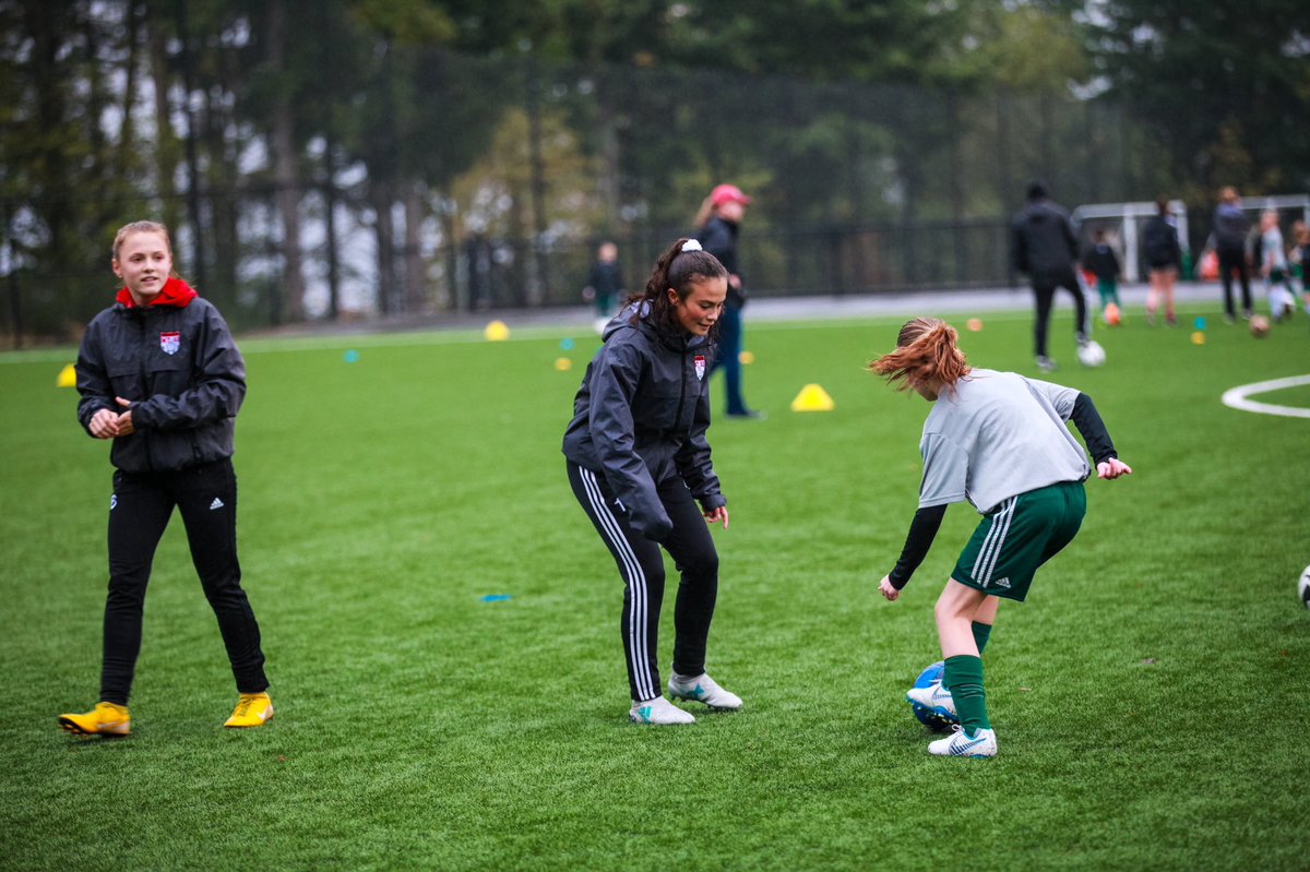 cfc_G08Green's tweet image. THANK YOU @mtsigirlssoccer mountsigirlssoccer for training with us last night! It was a blast!! ⚽️⚽️⚽️#wearecascade #mtsigirlsvarsitysoccer