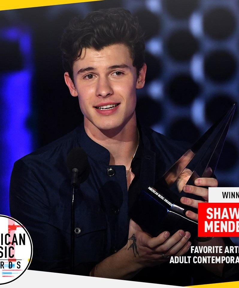 billievxdka's tweet photo. La cara de bb y los ojos llorosos me tienen soft #ShawnMendes #AMAsTNT https://t.co/kMtnmcZdyA