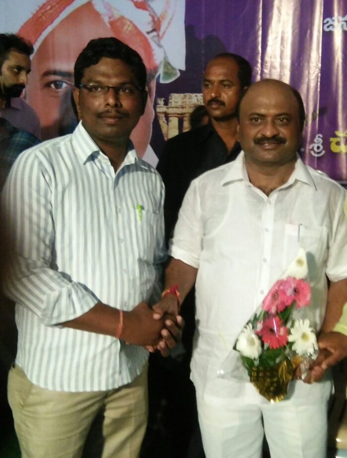 TrsAnil's tweet photo. పరకాల తాజా మాజీ MLA చల్లా ధర్మారెడ్డి గారితో https://t.co/wY6L5kJpci