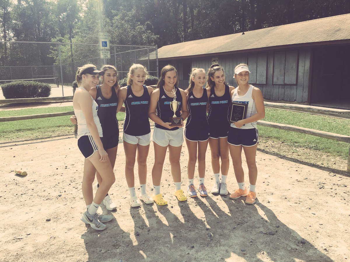 samanthanallred's tweet photo. Conference champs!!!! Go vikes!!! @fcnc16 @UPHSVikingSB @UPHStennis  #yellowcrocs https://t.co/sBTP0vA5YU
