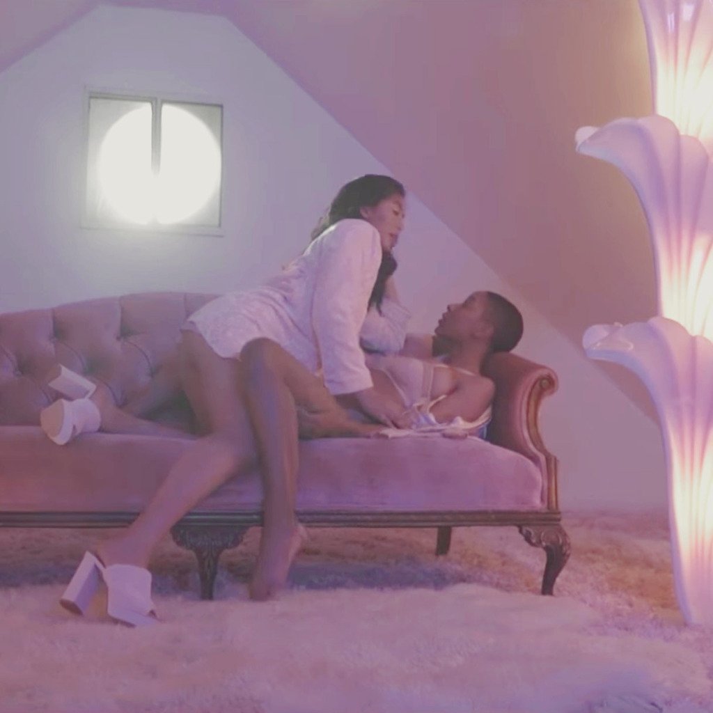 sofya.nfb's revealing outfit