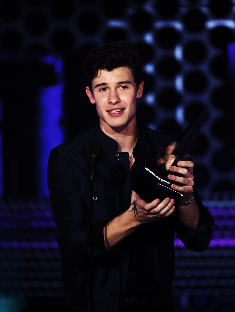shawnandglitter's tweet photo. SUS OJITOS LLOROSOS! BASTA! NO PUEDO MÁS! EL SE MERECE ESO Y MUCHO MAS! NO SE QUE HICE PARA TENER UN ÍDOLO TAN MARAVILLOSO! <3 
#AMAsTNT #ShawnMendes https://t.co/qVoxTVGufh