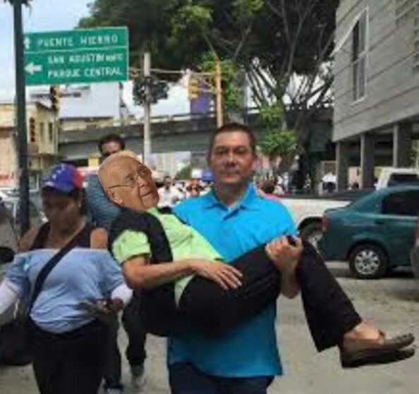 aran_22q's tweet photo. Ya empezaron esta cuerda de locos a tirar patadas de ahogado quejeeeeeeso !!! 
#MaduroALaCortePenal #BorgesTraidorAsesino https://t.co/mlmShpkko5