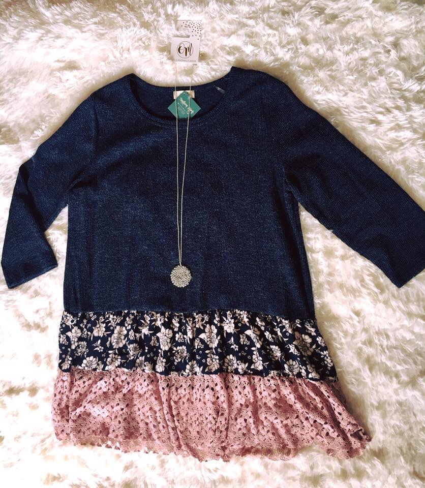 SHBoutiques's tweet photo. This curvy top is a fall must have🍁🌻

1XL-3XL, $33

#shb #shbburg #shopshb #blacksburg #boutique #fall #fashion https://t.co/f0aGm8qEHP