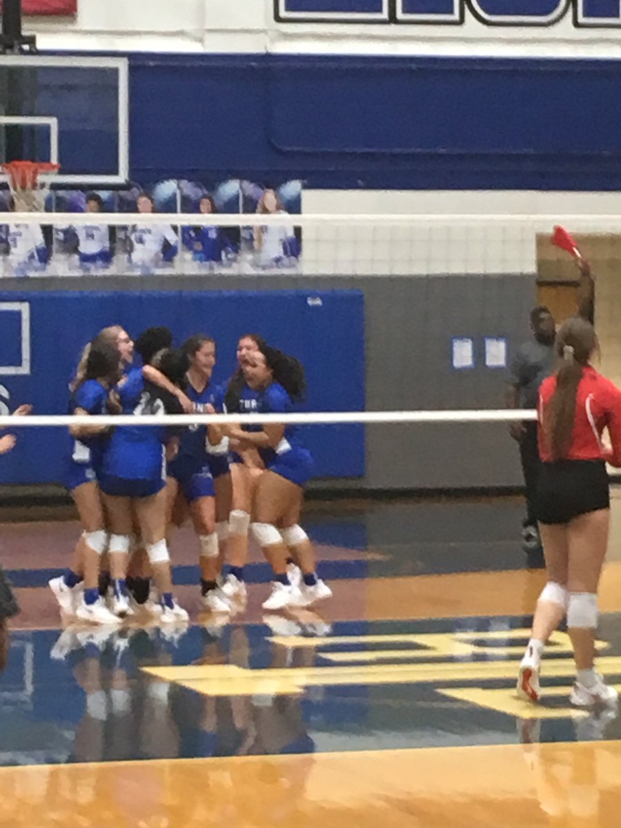 Mikemillercfb's tweet photo. The comeback is complete! Down 2-0 Turner wins 3 straight against Creekview to take the match @rltcfb https://t.co/bZpwV3dHBh