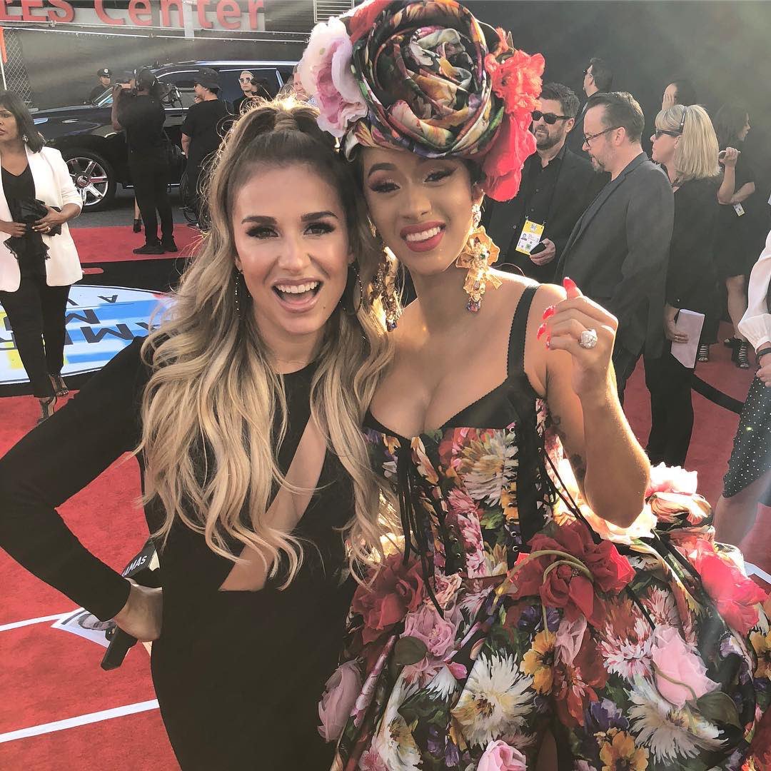 JessieJDecker's tweet photo. Okurrr https://t.co/iY1k3XE1kt