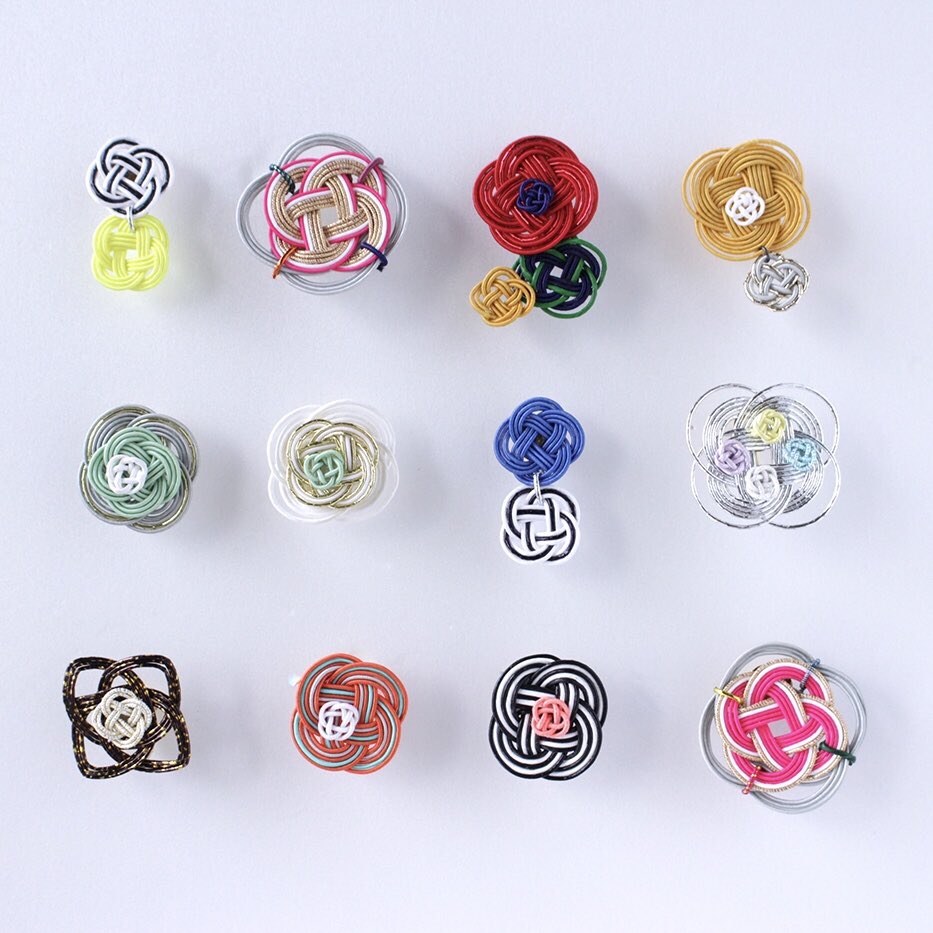 Makers Base Na Twitteru 今月がラスト開催 水引でつくるピアス 水引をつかってピアス イヤリング をつくるワークショップ 講師が産休に入るため今月の開催がラスト 10月27日10名限定開催 T Co 5wprb4czjl 水引 菜の花結び ピアス イヤリング