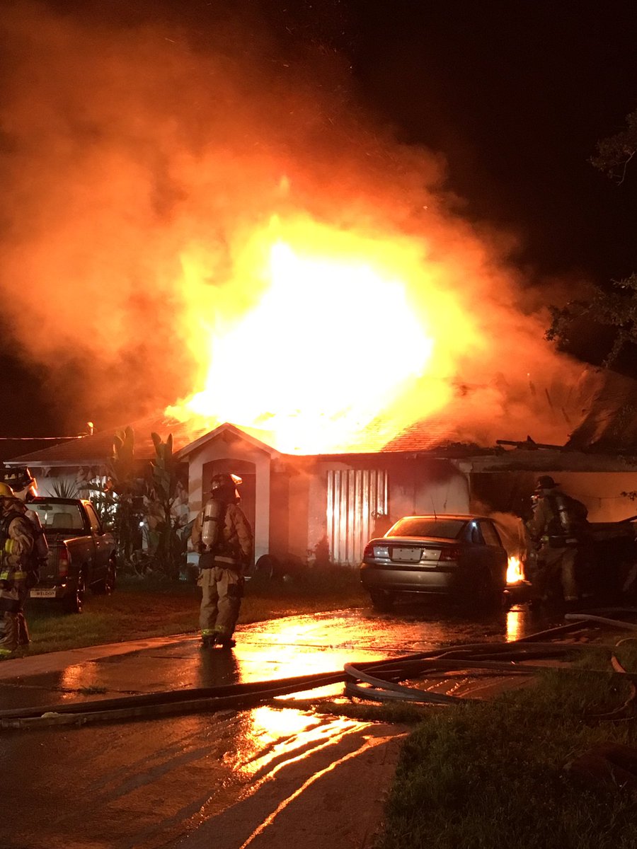 BCFRpio's tweet image. **STRUCTURE FIRE**7200 blk Carlowe Ave. Port St John. Working garage fire extended into attic. Defensive fire conditions. 3 occupants out safely. 1 being checked out by medical crew. Inspector inbound. #BCFR #BREVARDSBRAVEST #STRUCTUREFIRE #PORTSAINTJOHN #BREAKING