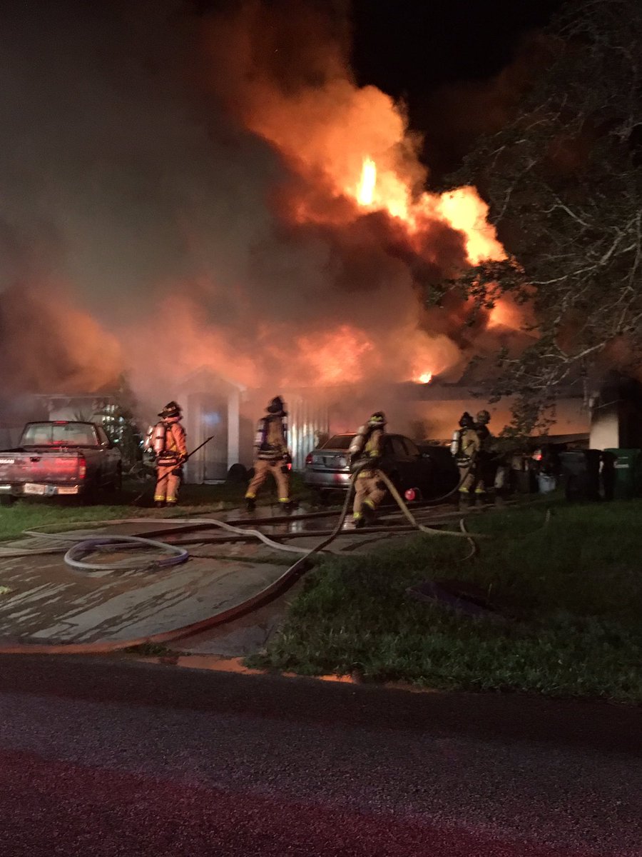 BCFRpio's tweet image. **STRUCTURE FIRE**7200 blk Carlowe Ave. Port St John. Working garage fire extended into attic. Defensive fire conditions. 3 occupants out safely. 1 being checked out by medical crew. Inspector inbound. #BCFR #BREVARDSBRAVEST #STRUCTUREFIRE #PORTSAINTJOHN #BREAKING