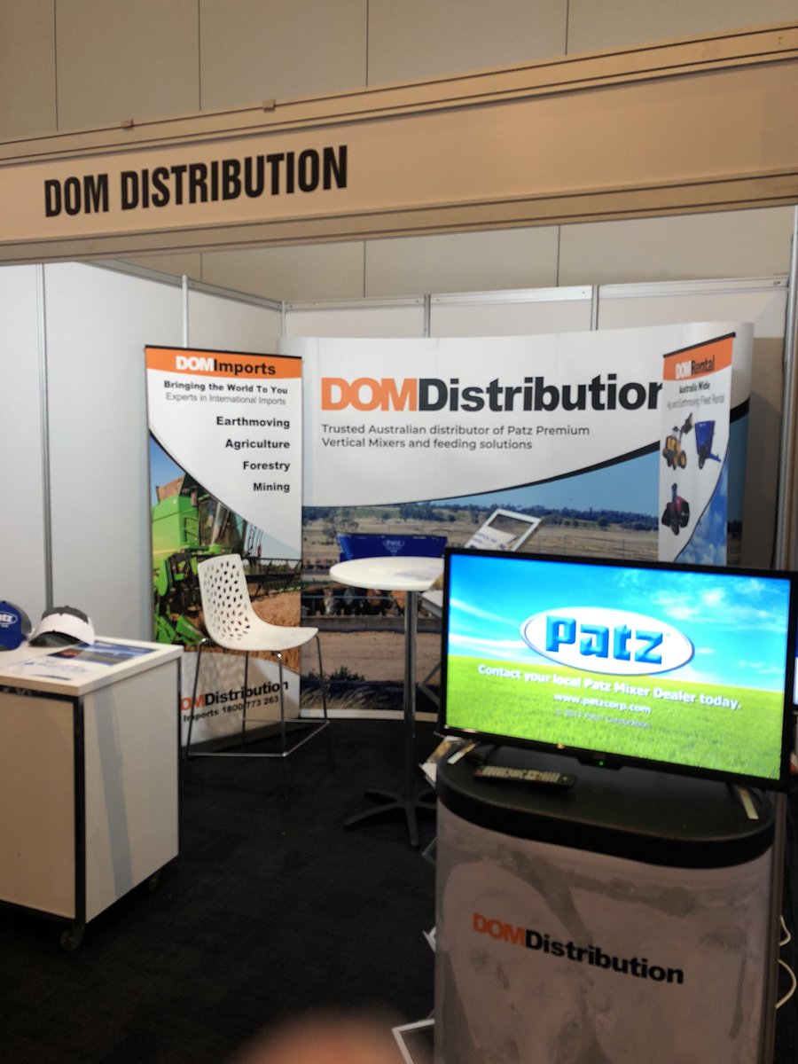 jim0041's tweet photo. 2nd day here at beef ex #BeefEx2018 #patzfeedmixers https://t.co/ElAruwos0B