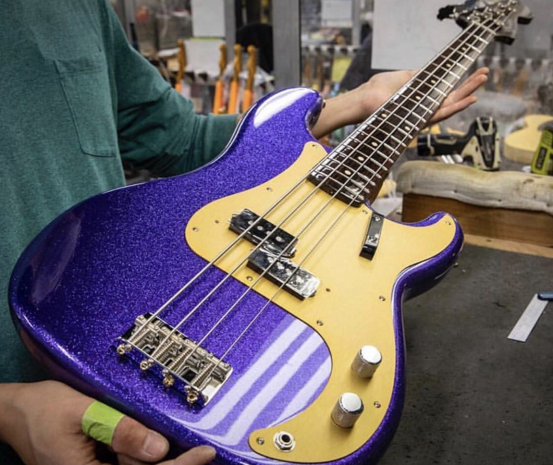 BassPlayerWeb's tweet image. A Fender Custom Shop Precision