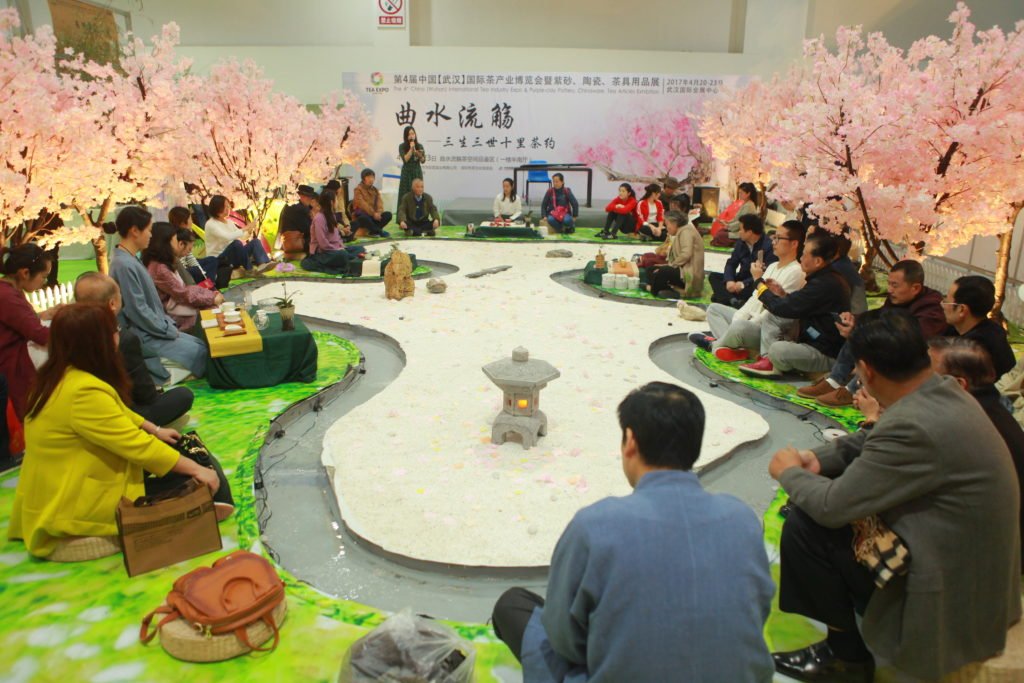 Chinese drink tea like this! We like to have tea in the garden and if there is a brook nearby that will be great. The idea based on floating cups along winding water that water scenery in huge Chinese Garden. <a href="/GLOBALTEAFAIR/">CHINA GLOBAL TEA FAIR</a> #chineseculture #richchinese #teaculture