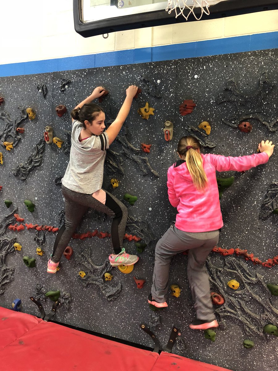 gateway_griffin's tweet photo. Learning new climbing skills in Grade 5 P.E. https://t.co/5CCkI7hQrh