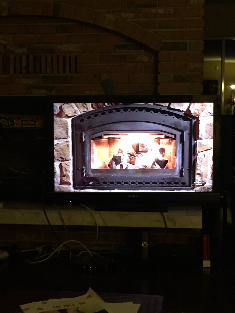 baads's tweet image. Omg 😲 I love it where my 🔥place should be - I have the next best thing with the ‘crackling’ sound and no work!!! #fakefire #comfycozy #timetoreadabook