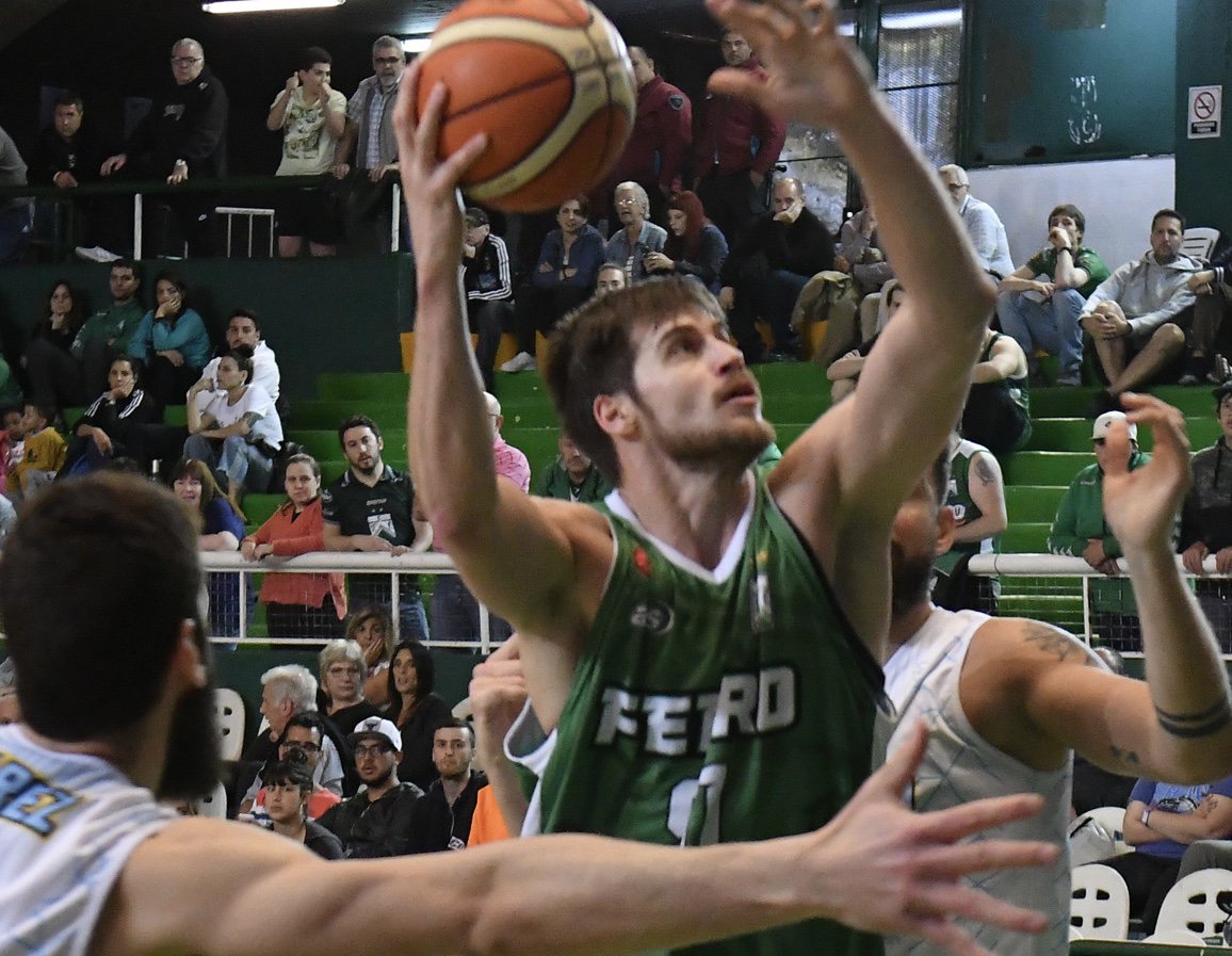 #Basquet 🏀 El el gran triunfo de #Ferro sobre #HispanoAmericano por el #Super20 de la <a href="/LigaNacional/">La Liga</a> la rompió toda <a href="/kevin_ch91/">Kevin Hernandez</a> 🔥 (27 pts -10/13 2P- y 8 reb)! Muy buenos partidos de <a href="/fierrito_m/">Mariano Fierro</a> ⚡️ (19 pts y 12 reb -doble doble-) y <a href="/sebaorresta/">Sebastian Orresta</a> 🌪️ (16 pts, 7 reb y 3 asist.)!