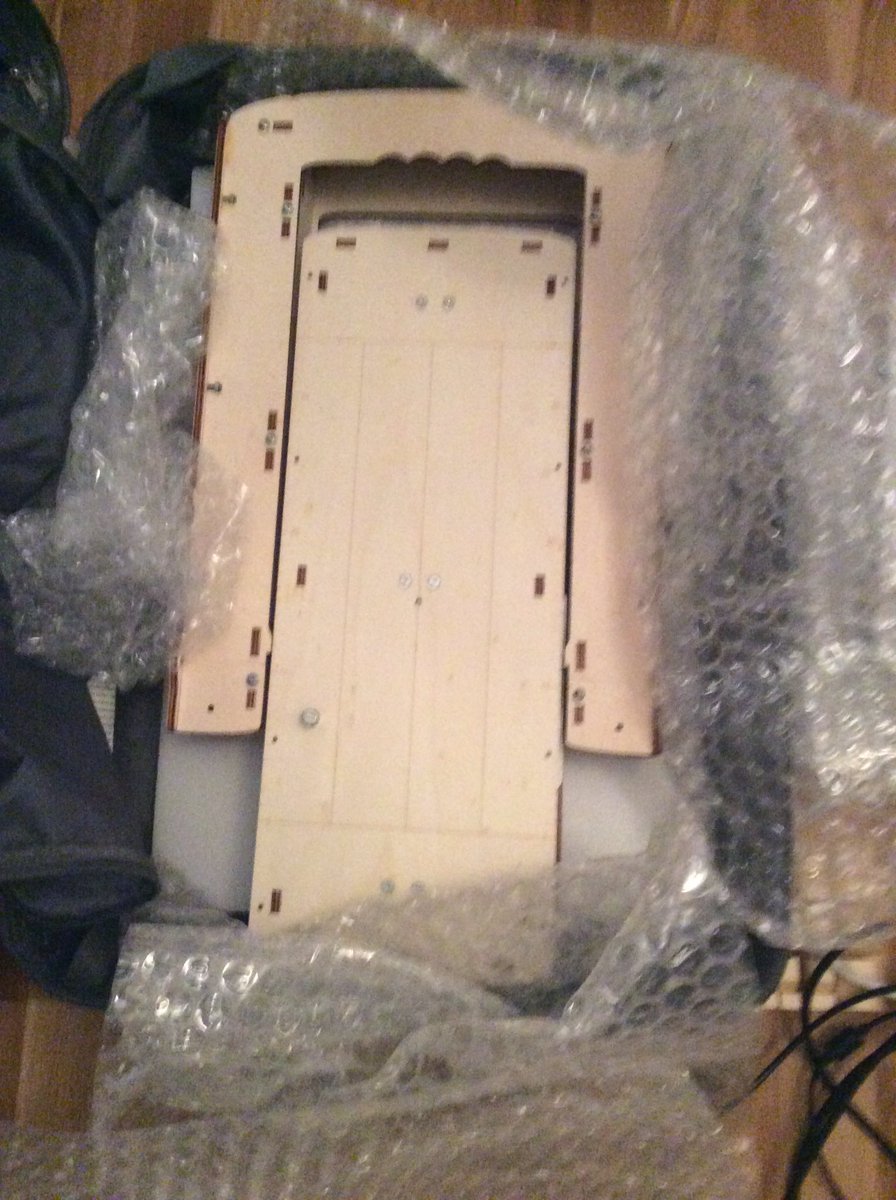 switchtoprof's tweet image. La @minicut2d est bien emballée pour sa première démonstration aux élèves dans 2h 😎

Va y avoir de la découpe au fil chaud de polystyrène 👍

#maker #teamtechno