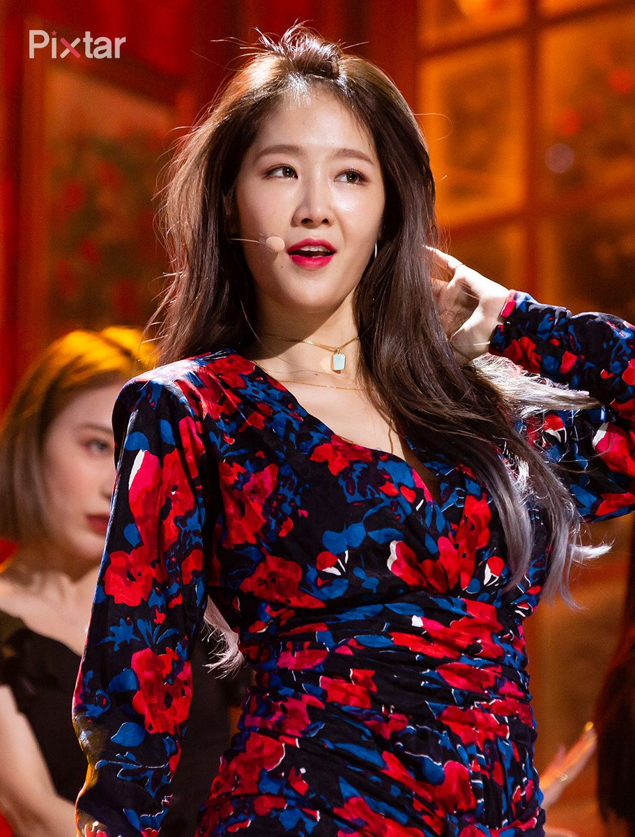 Pixtar_official's tweet photo. #소유 #까만밤 #인기가요 #SOYOU #AllNight #INKIGAYO #pixtar https://t.co/IHAtjByQro