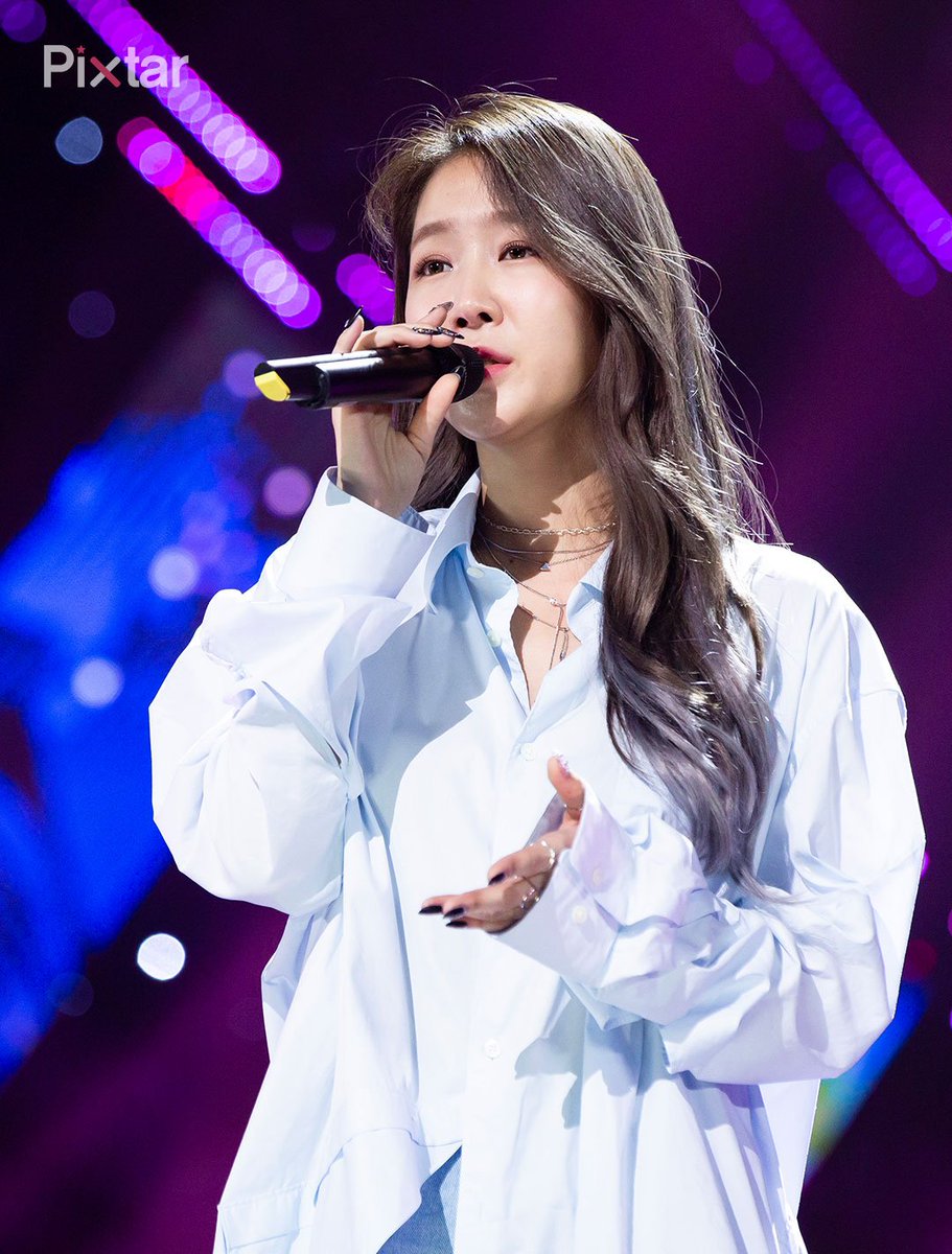 Pixtar_official's tweet photo. #소유 #까만밤 #인기가요 #SOYOU #AllNight #INKIGAYO #pixtar https://t.co/IHAtjByQro