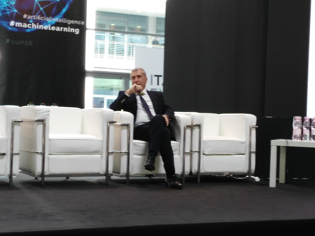 rita_pucci's tweet photo. Multicanalità, investimenti nei villaggi, caro fuel. Alcuni dei temi di cui parla Pier Ezhaya di @AlpitourWorld che ammette:"dobbiamo curare di più le adv" #ttg2018 #ttgtalks @ttgitalia https://t.co/SKzdWvo80x