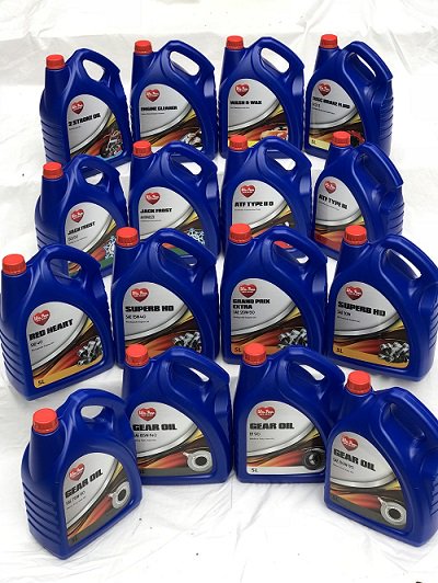 FuchslubesSA's tweet photo. 🗣️#FUCHSLubricants South Africa, the sole distributor for #WmPenn automotive products, has announced new 5-litre packaging for the full product range of #gearoils,#engineoils, #ValveEase fuel additive.📞+27 11 565 9600 or Email: ZA-internalsales@fuchs.com https://t.co/Q5sVfpNXVX https://t.co/vTHUkc1jTu
