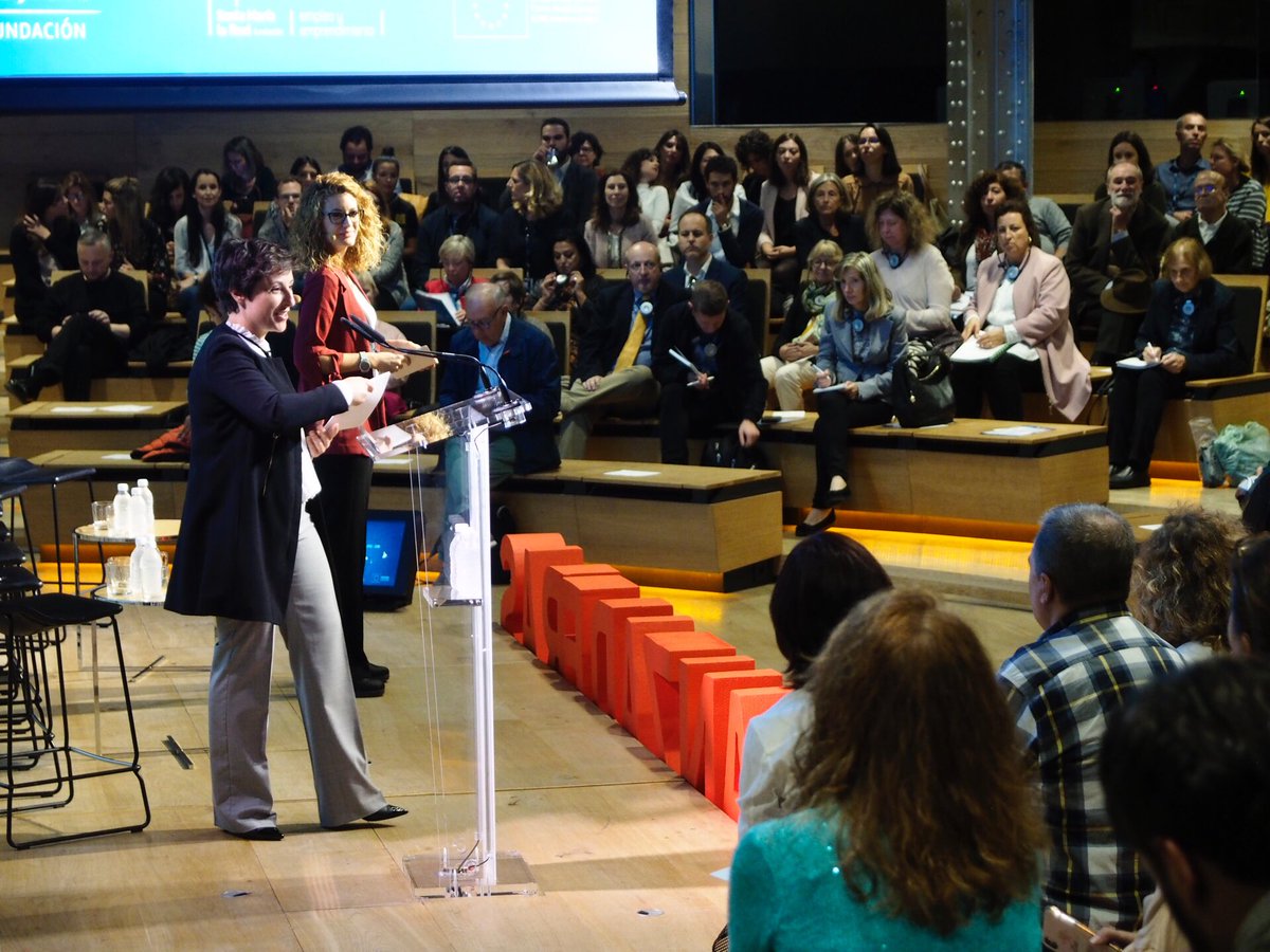 LSenior2018's tweet photo. Comienza el acto de celebración #5AñosLanzaderas @Lanzaderas_EES @AyuntamientoVLL @INNOLID @FundacionSMLRPH https://t.co/zT3u6DZSS0