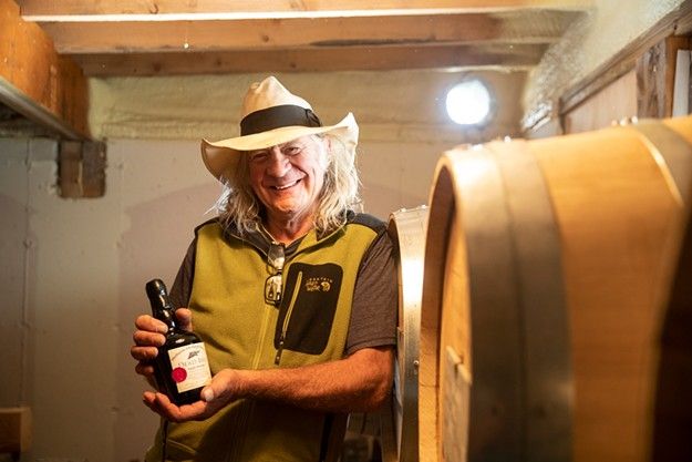 sevendaysvt's tweet image. At Shelburne Orchards, the apple brandy recipe includes words and music 7dvt.co/2yvd5IL