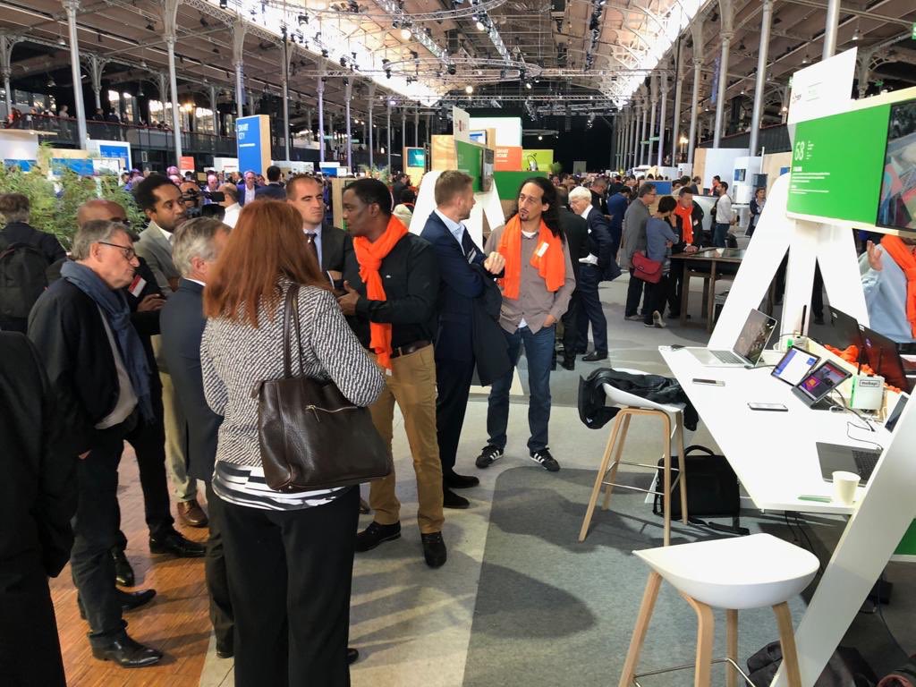 BavardayJosue's tweet photo. Grosse affluence sur le Stand 68 - Smart Business au #Electricdays, l’innovation d’#edf En Guyane fait parler d’elle #mobapi https://t.co/P3zw9SFvbI