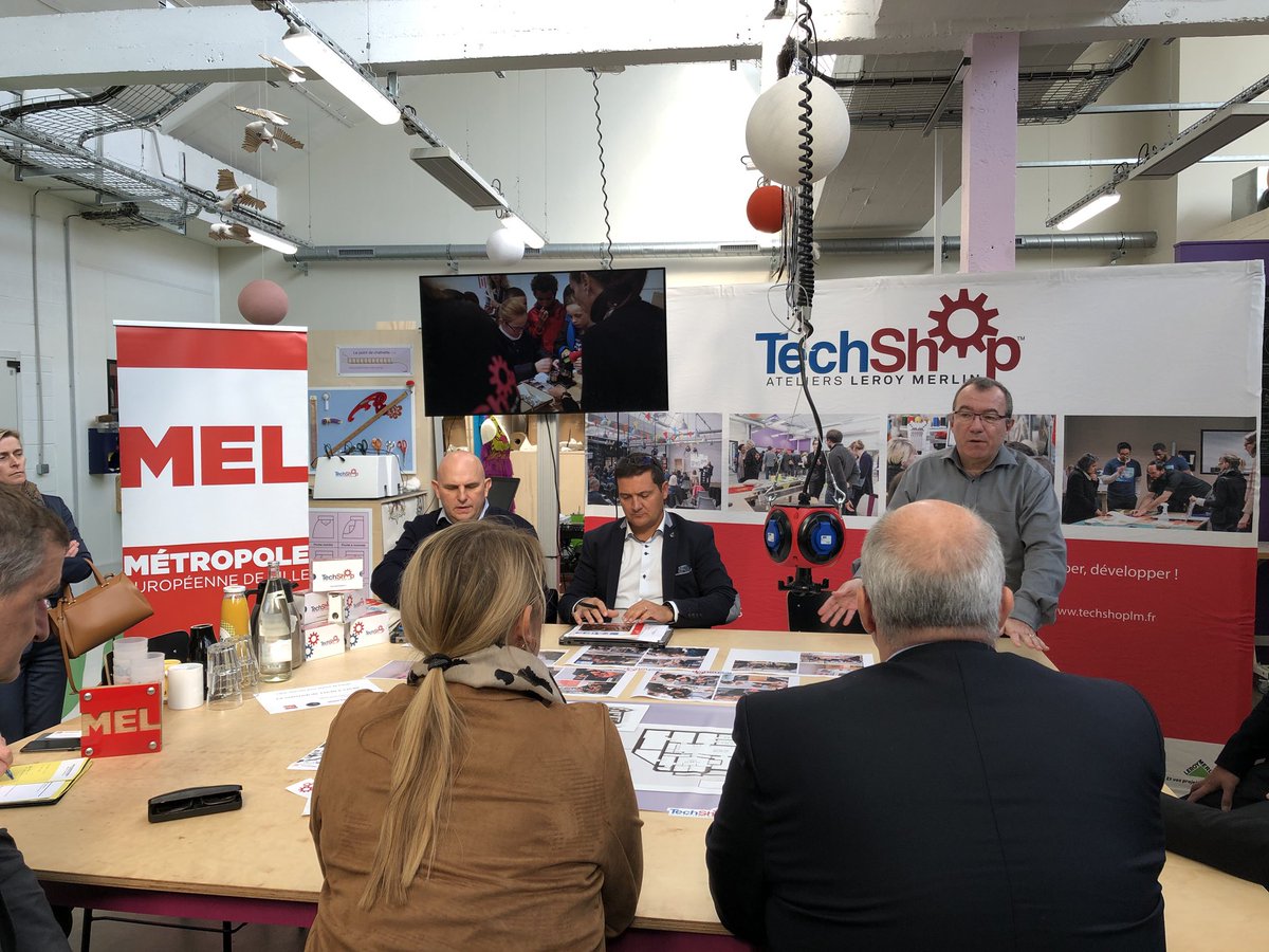 MetropoleLille's tweet photo. À la rencontre des #Makers de la métropole à @techshop_lille tous  impliqués dans l'aventure #LilleMetropole2020 #WorldDesignCapital. Un lieu d’innovation métropolitain ouvert à tous.
#MétropoledesMakers 
@makerfaire @DamienCastelain @FrederiqueSeels @LilleMet2020WDC https://t.co/yEIYqPR62V