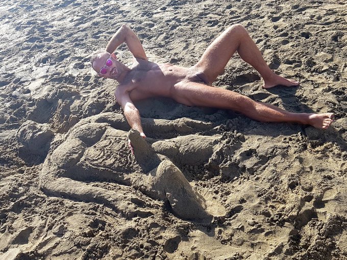Gay Beach, Maspalomas, Gran-Canaria
Sculptor @soyjhonvargas1 https://t.co/MBSQFAv3nt