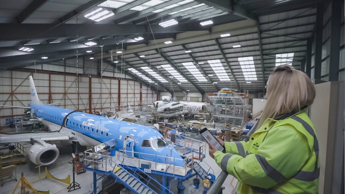 It’s Dutch #Sustainability Day! Great opportunity to reveal a video we created with valued customer KLM UK Engineering Limited <a href="/klmukecareers/">klmukecareers</a>. Check out the benefits of #connectedlighting for the aircraft maintenance industry:bit.ly/2OfcK7Z

#dvdd18 #EnergyAwarenessMonth