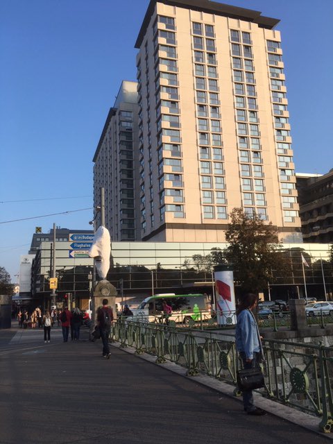 Sannedemey's tweet photo. @northseaport discovering @EPCAnetwork. Thousands of people all over Vienna. Walking from one meeting to another! #sunishining All about #chemicals! https://t.co/wyi6WGmpBj