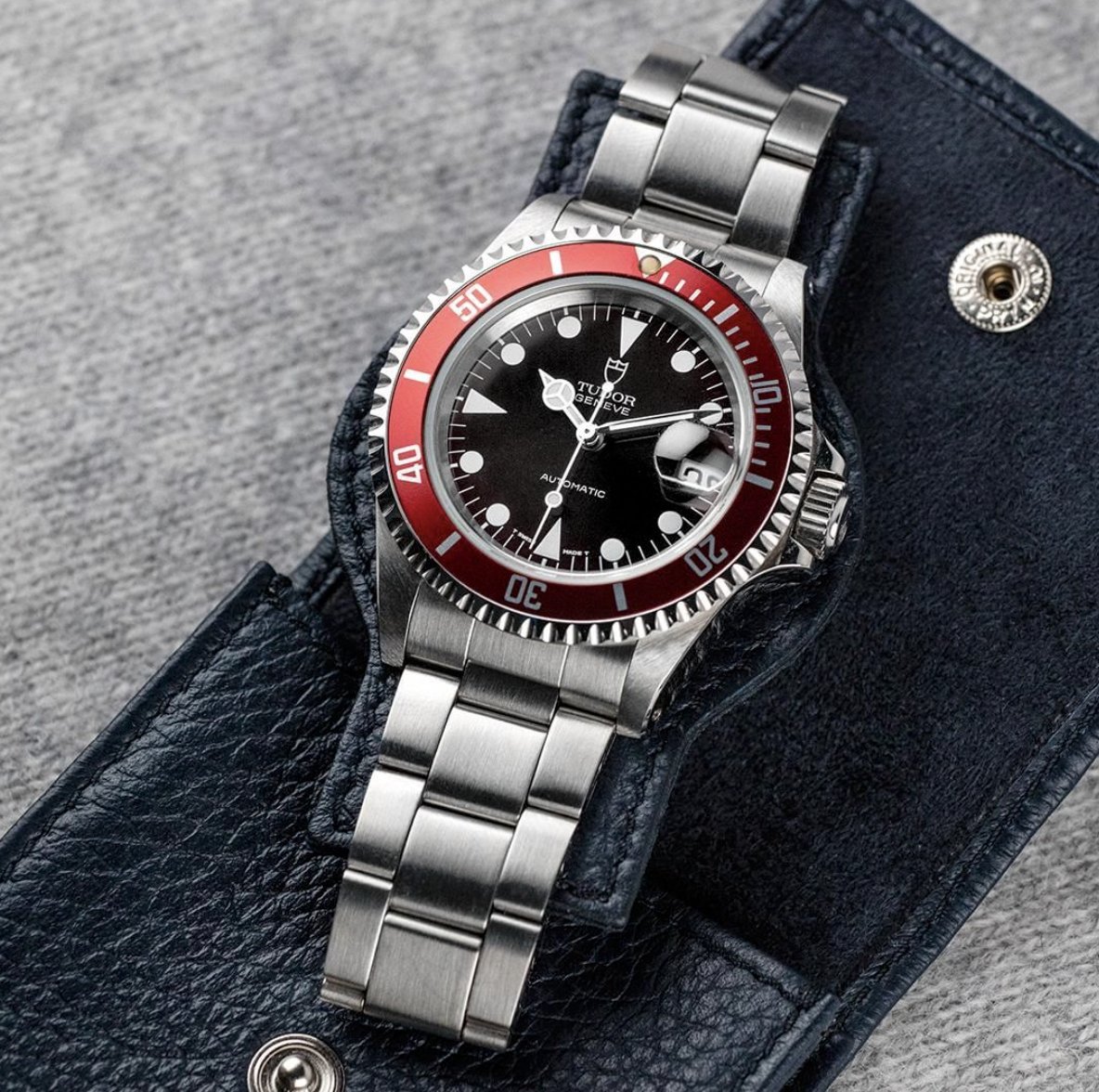 thevaultsa's tweet photo. The beautiful burgundy color on this 90’s prototype resulted in the bezel tone of the #BlackBay and Black Bay GMT #BBGMT #TudorWatch #TudorHeritage #BornToDare https://t.co/QcnF9uWo3g