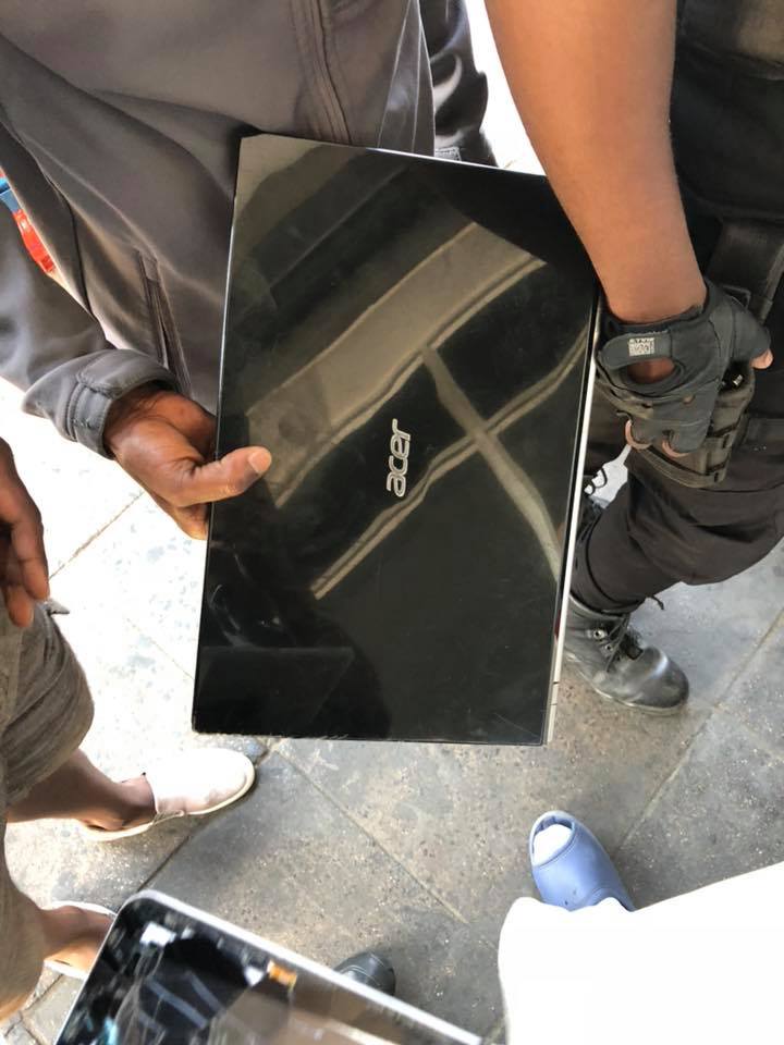 _ArriveAlive's tweet photo. Housebreaking suspect arrested in Waterloo https://t.co/SvLJjXOzrC #ArriveAlive #Housebreaking #ReactionUnit https://t.co/nBxWhNUwKW