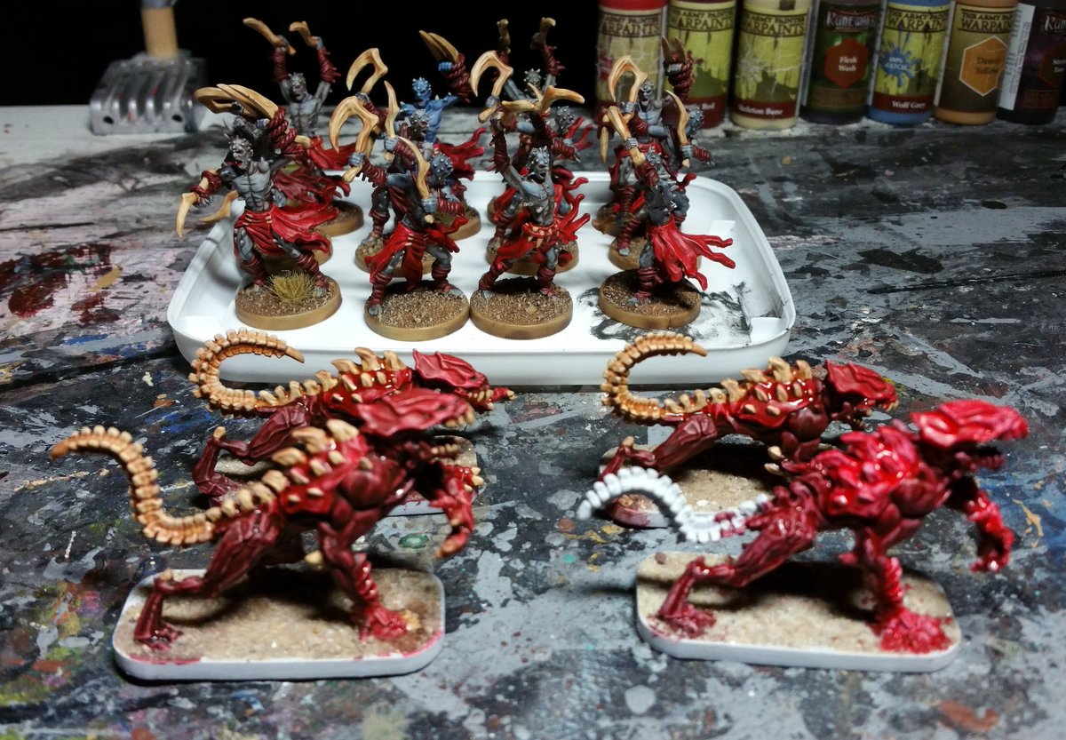 ChefoberbossM's tweet photo. 12 Tobsüchtige Infanterie fertig und 4 Kavallerie Fleischfetzer sind auch bald fertig.
Alle mit relativ einfachen farb Schema und schnell zu bemalen aber trotzdem recht hübsch.
Bemal tutorials hab ich auch direkt aufgenommen.
#Tabletop
#runewars
#malathon18
#magabotato https://t.co/JooyBFz5um