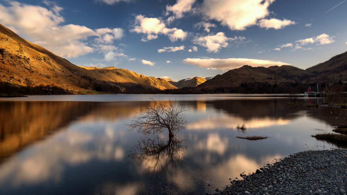 It's World Mental Health Day today. The Lake District is a great way to unwind, take a step back and reflect on what truly makes us happy in life 😍
#MentalHealthDay