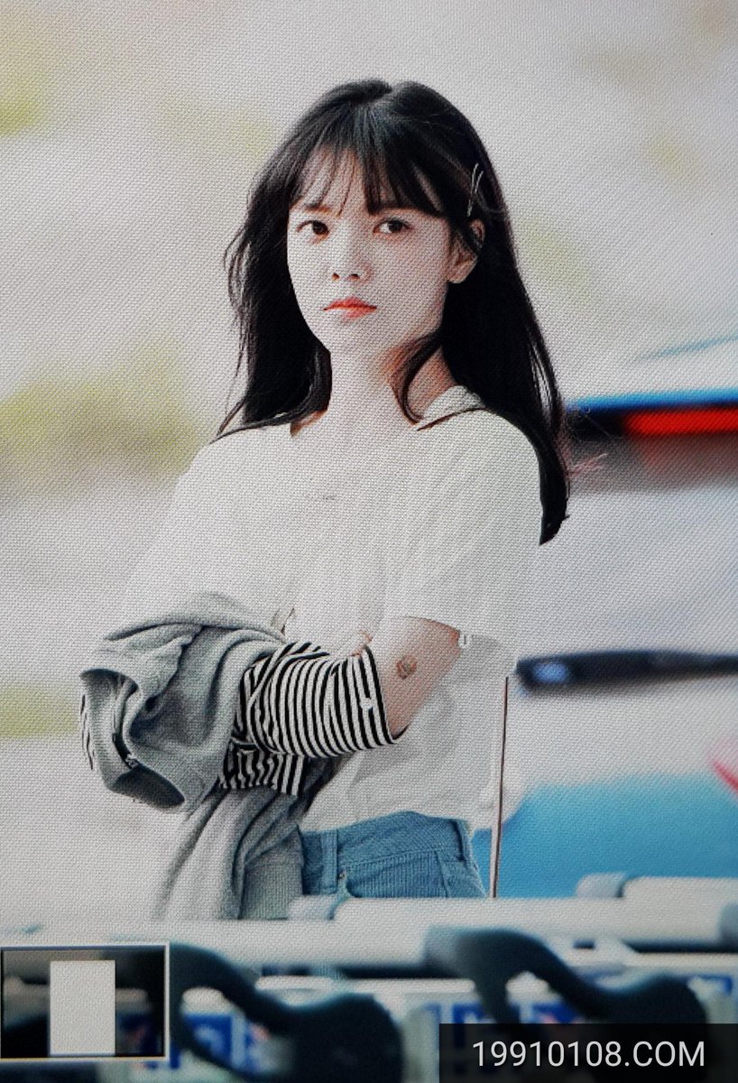 SHINJIMIN_COM's tweet photo. 181010 AOA 지민 출국 프리뷰

#AOA #지민 #신지민 @Official_AOA https://t.co/Jv9BT1Twim