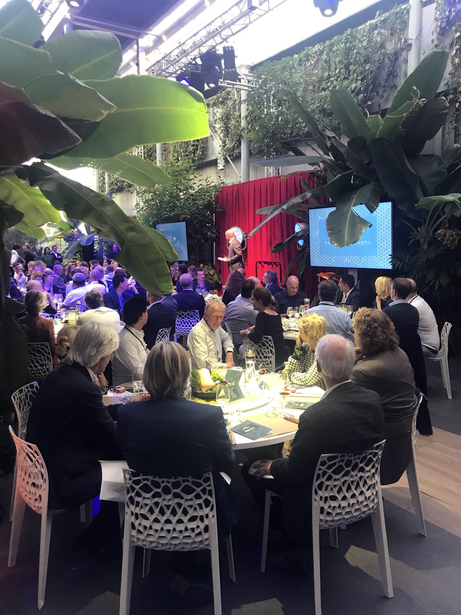 MarioVanVliet's tweet photo. Gisteravond was historisch: met @InnoQuarter en @koppertcress organiseerden we de lancering van vers+, dat werkt aan businesskansen met persoonlijke voeding. Deelnemers kregen een heerlijk diner op maat. Dames van IQ en KC: jullie zijn top! #versplus https://t.co/bx7ixPfxI1