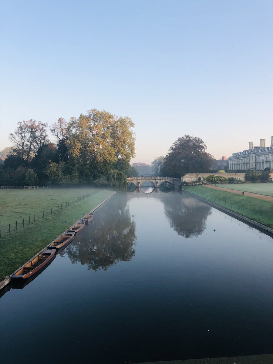 Kings_Dining's tweet photo. What a #beautiful morning #autumnal #kingscollegechapel #architecture #rivercam #punting #backlawn #finedining #apassionforexcellence #meetcamb #uniquevenue https://t.co/8yvzFPSbKo