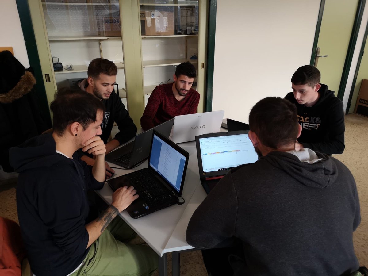 banmbotics's tweet photo. BANMBOTICS EN ESTADO PURO !! #1ARI3_TALLER #WorkHard https://t.co/RqilCP6WzO