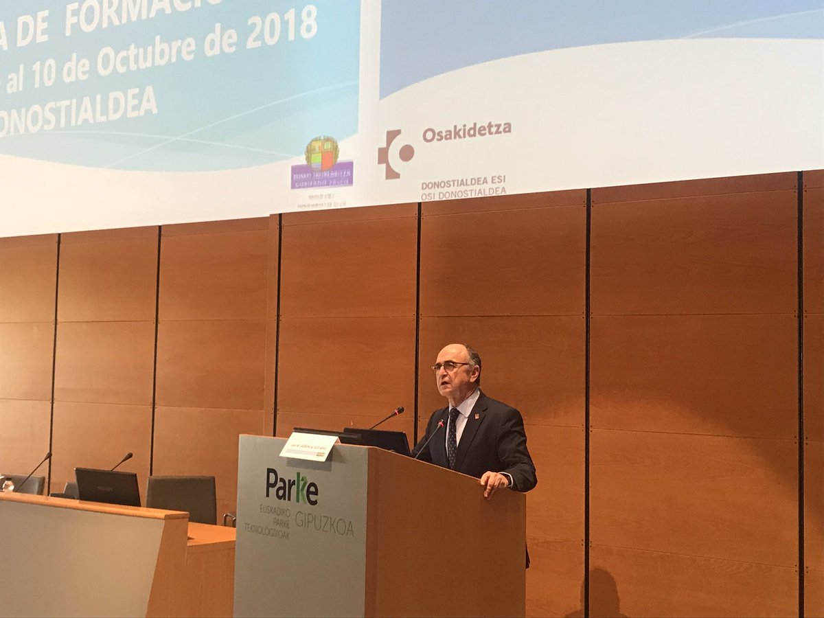 JosuneR's tweet photo. @DonostiakoOsp @osakidetzaEJGV celebra su Jornada “Aprendiendo a aplicar los valores de la práctica clínica..Apertura de la Jornada por Gerente @josemalg https://t.co/esODLHi1u5