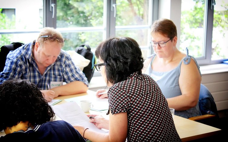 FRB_KBS's tweet photo. 10/10 : Journée mondiale de la #santémentale. Agir pour une gestion moins stigmatisante et plus humaine de la vulnérabilité psychique. #JournéeMondialeDeLaSantéMentale #recherche #prévention 
https://t.co/YRXRMXYife https://t.co/pQu2BOumlR