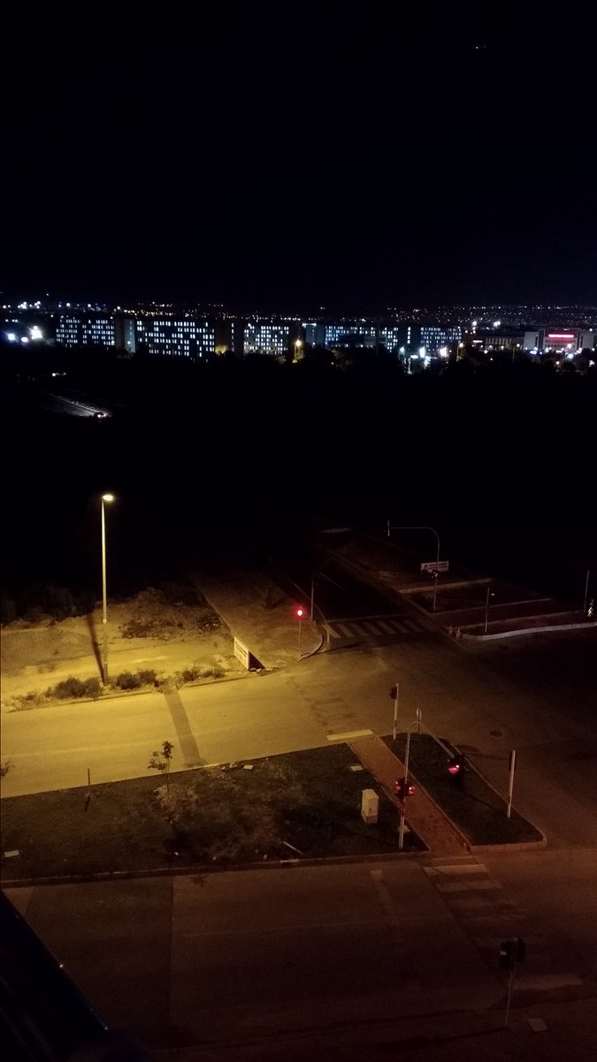 Bu izbe yer universitenin Uncalı giriş kapısı, 1 yıldır "yol medeniyet" tabelası ile 3 km yolu bitiremediler, medeniyetiniz batsın....<a href="/ANTALYABB/">ANTALYA BÜYÜKŞEHİR</a> <a href="/konyaaltibld/">Konyaaltı Belediyesi</a> <a href="/antalyaihbar/">Antalya İhbar Hattı</a>