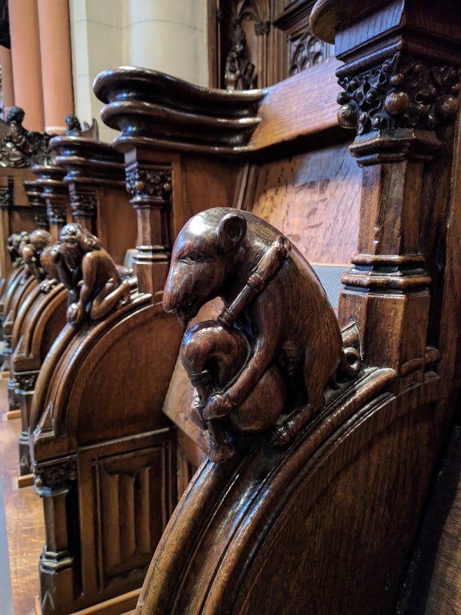 ChristelTh's tweet image. Really like the bagpipe-playing pig #choirstalls #Kempen, Germany